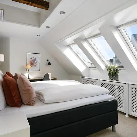 Tiffany Hotel 3*
